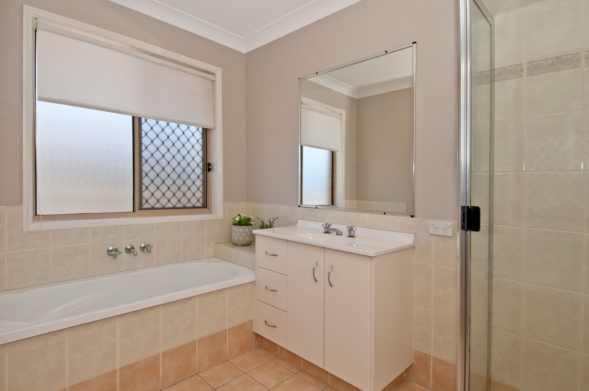 1 Starshine Street, Meadowbrook QLD 4131, Meadowbrook - Thumbnail 4