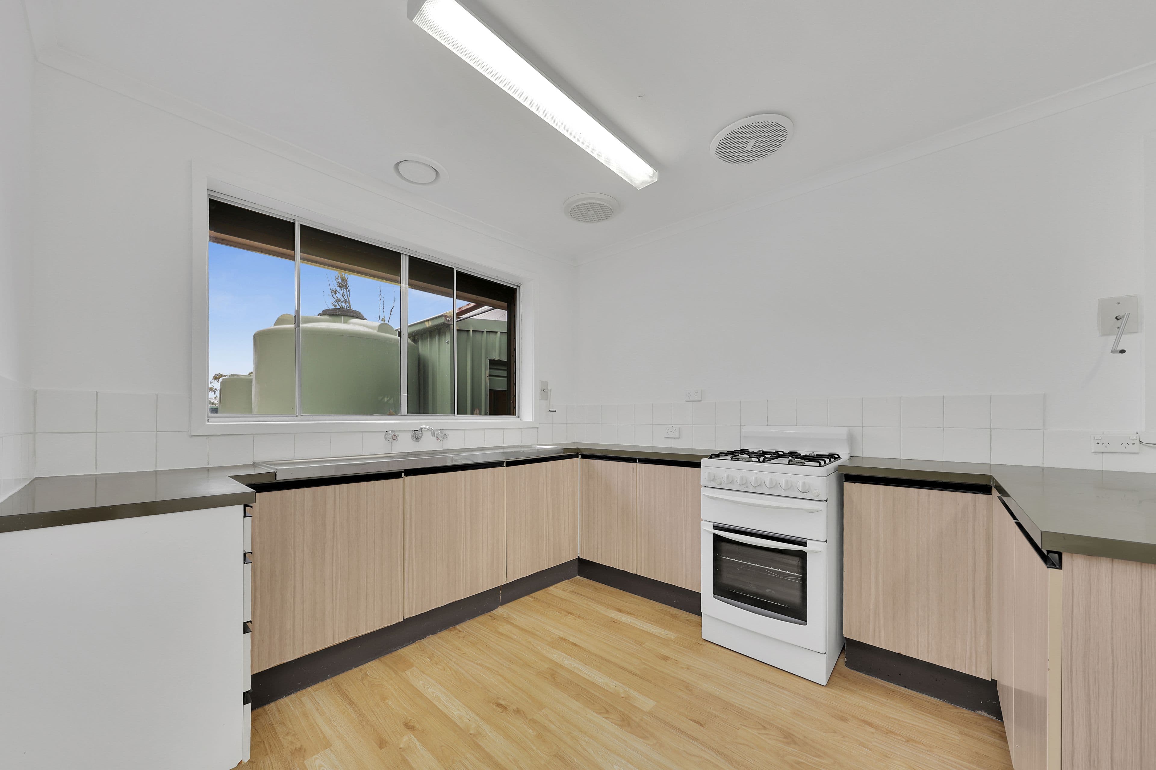 22 Savannah Crescent, Epping VIC 3076, Epping - Thumbnail 2