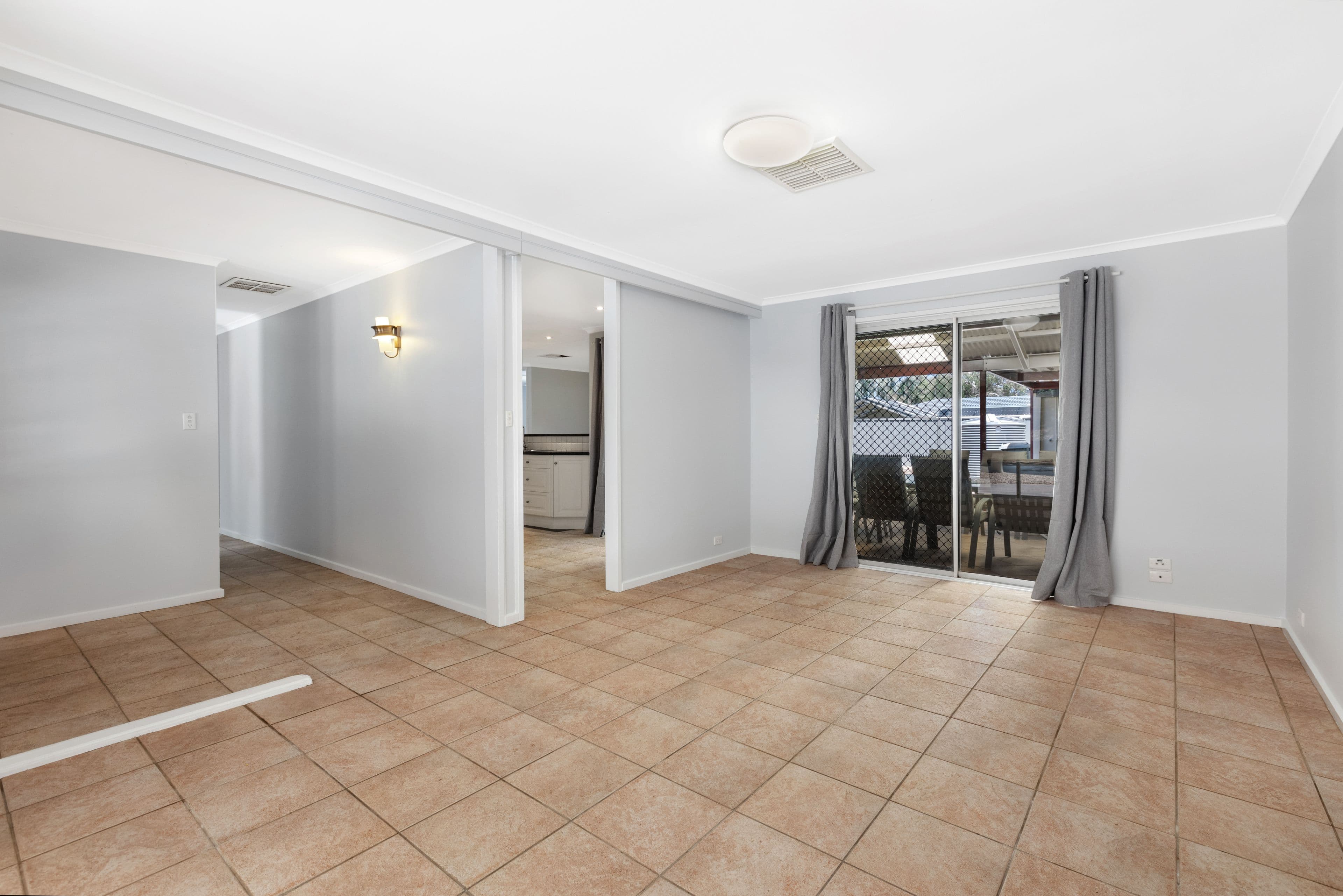 10 Swinstead Crescent, Salisbury North SA 5108, Salisbury North - Thumbnail 6