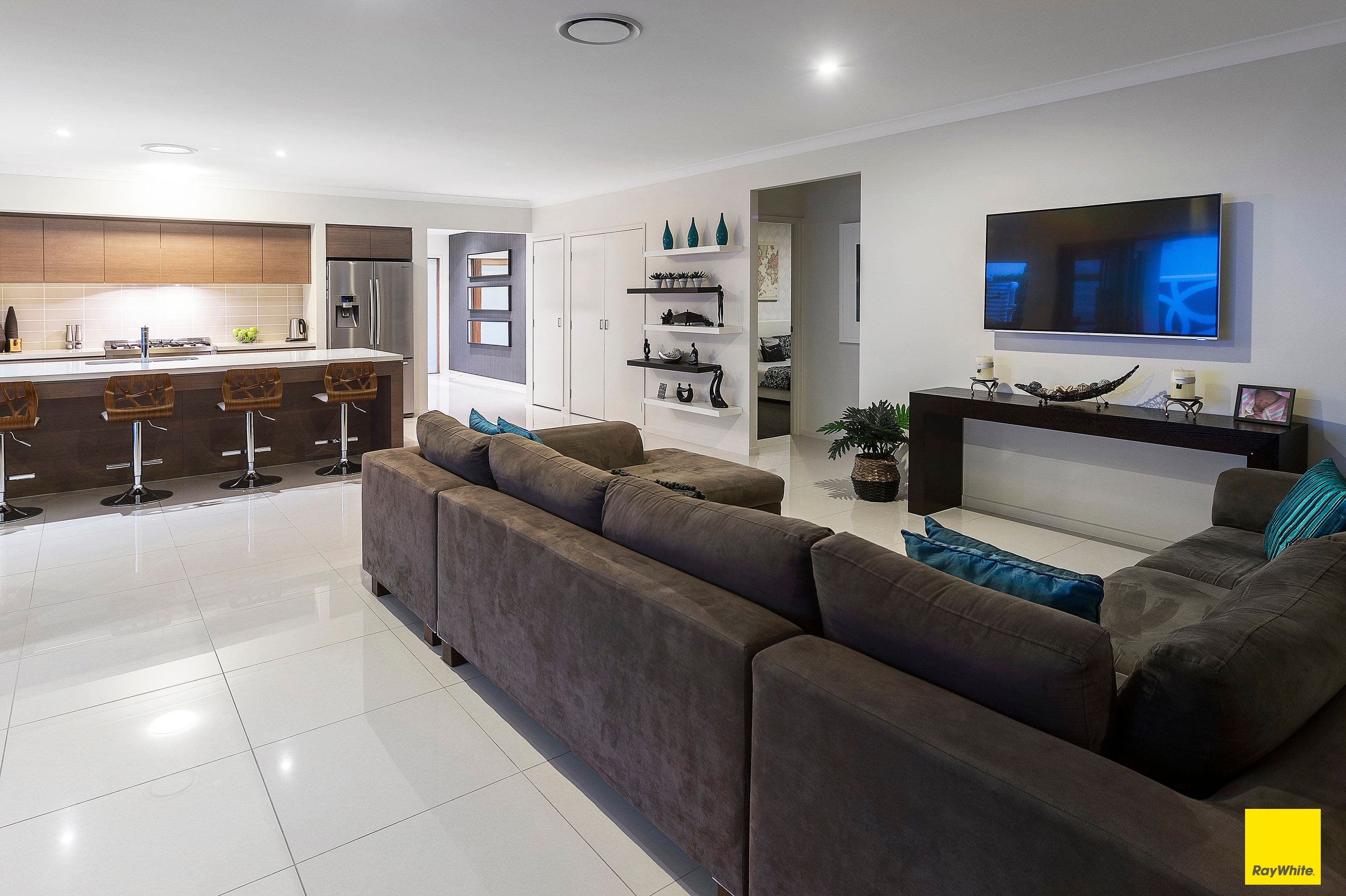 17 Village High Crescent, Coomera Waters QLD 4209, Coomera - Thumbnail 6