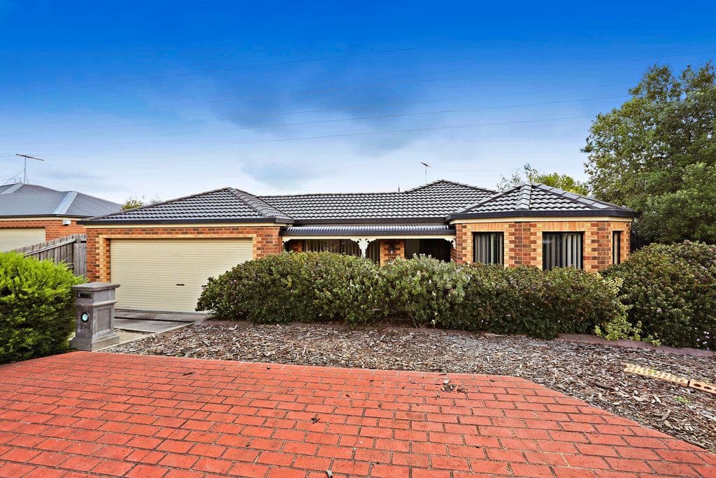 21 Cedarville Close, Highton VIC 3216, Highton - Image 1