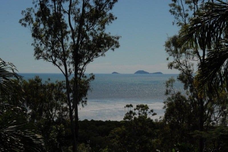 5 Dixon Place, CANNONVALE QLD 4802, Cannonvale - Thumbnail 2