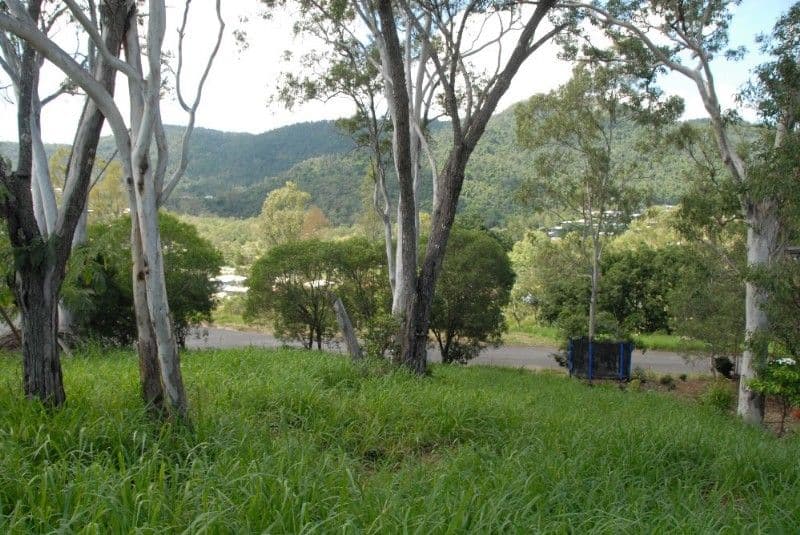 5 Dixon Place, CANNONVALE QLD 4802, Cannonvale - Thumbnail 3