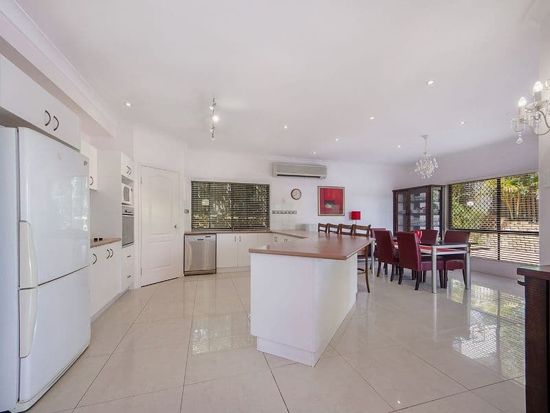 4 Hillridge Crescent, VARSITY LAKES QLD 4227, Varsity Lakes - Thumbnail 4