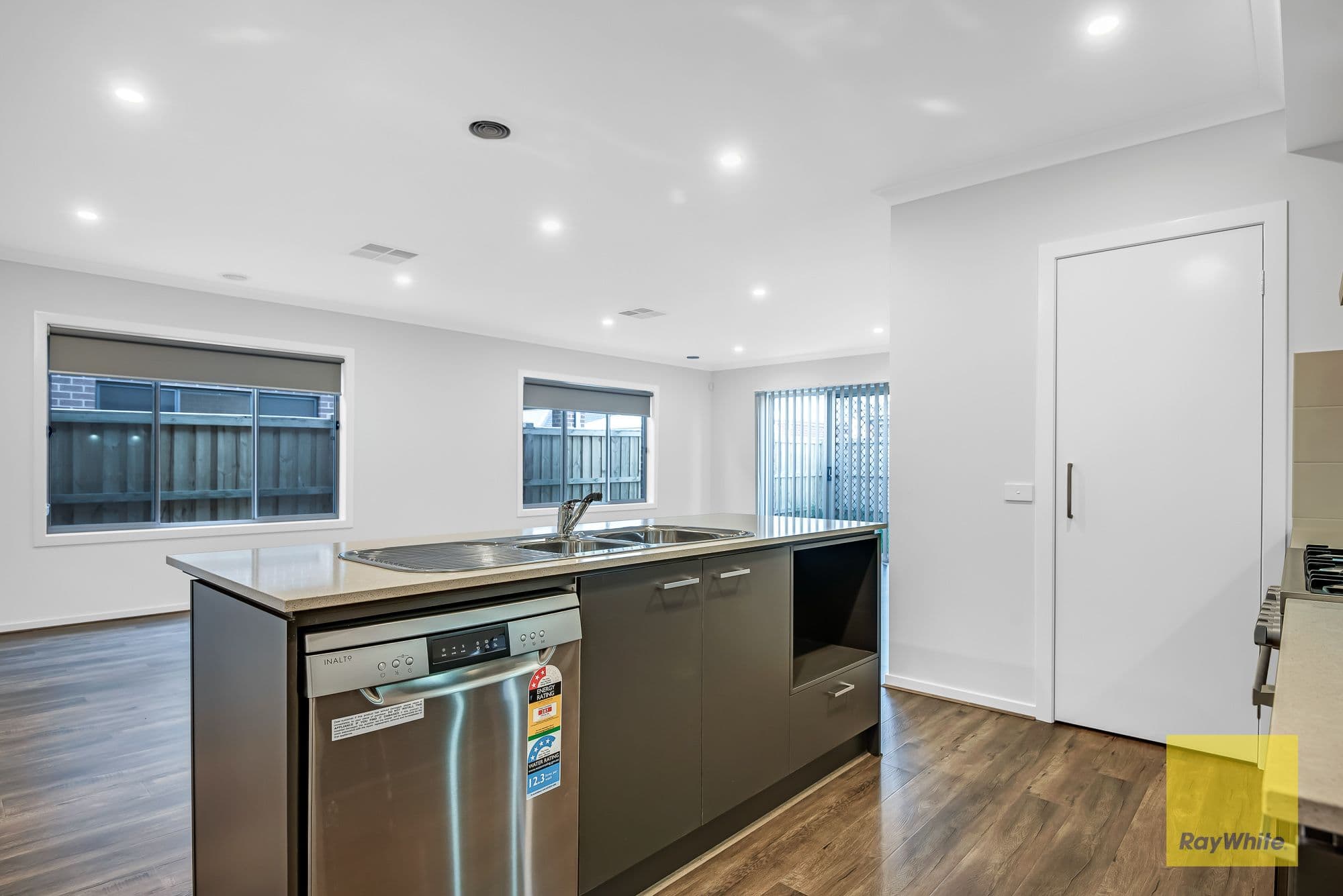 4 Hogarth Street, Tarneit VIC 3029, Tarneit - Thumbnail 6