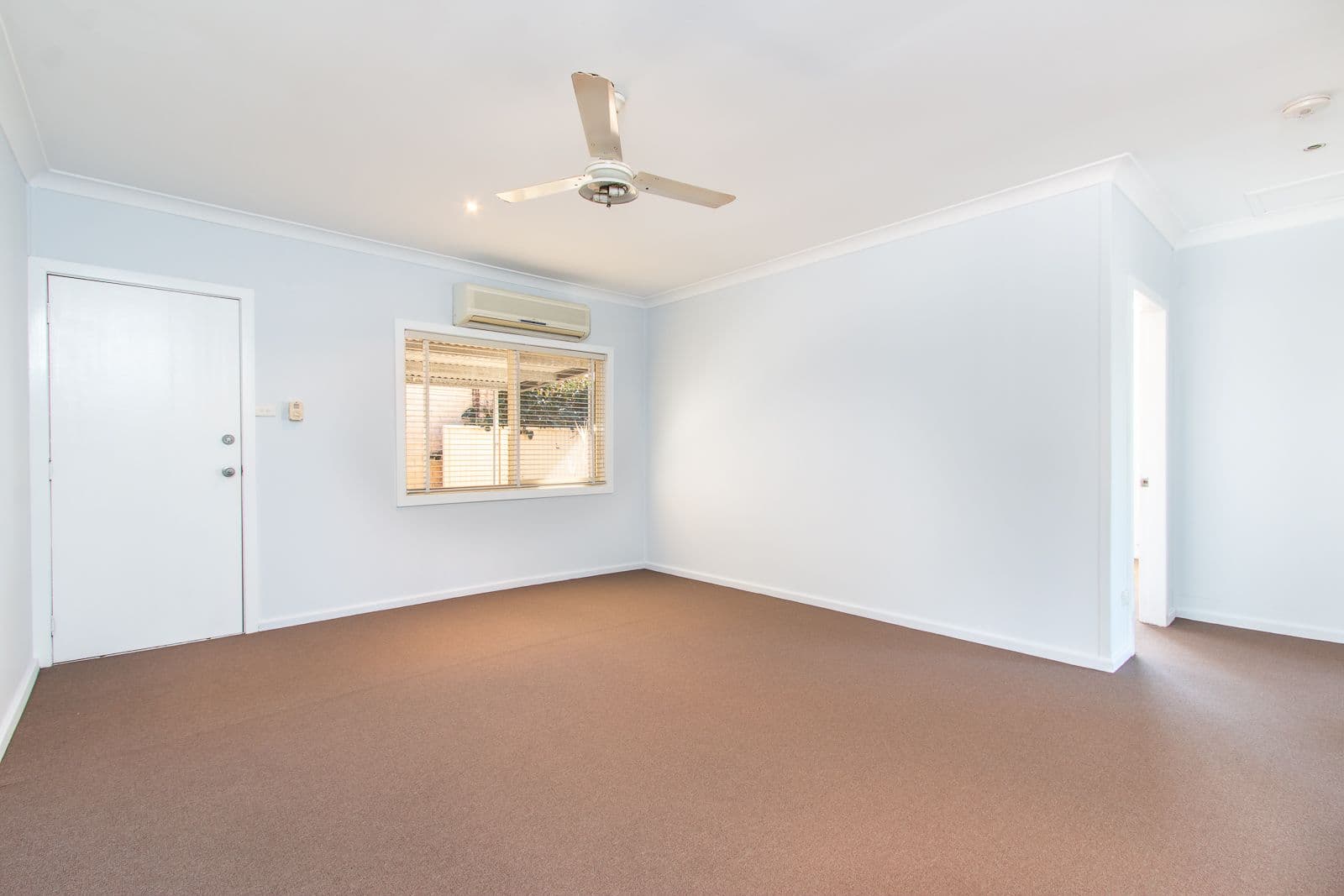 39 Piriwal Street, Pelican - Thumbnail 3