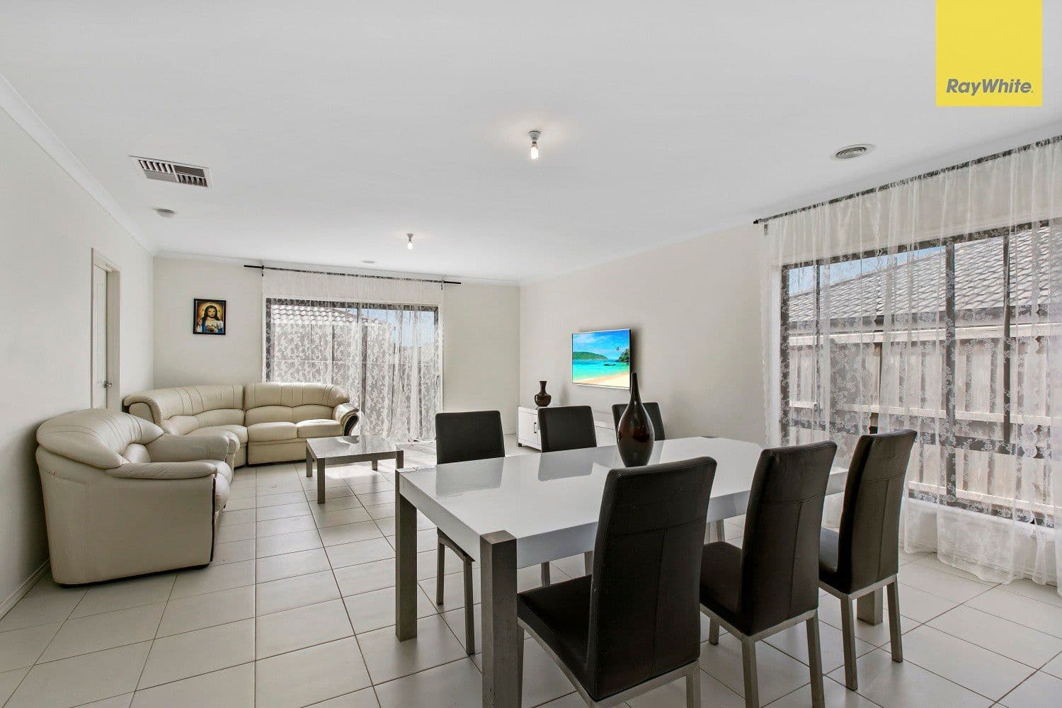 3 Nutmeg Close, Berwick VIC 3806, Berwick - Thumbnail 3