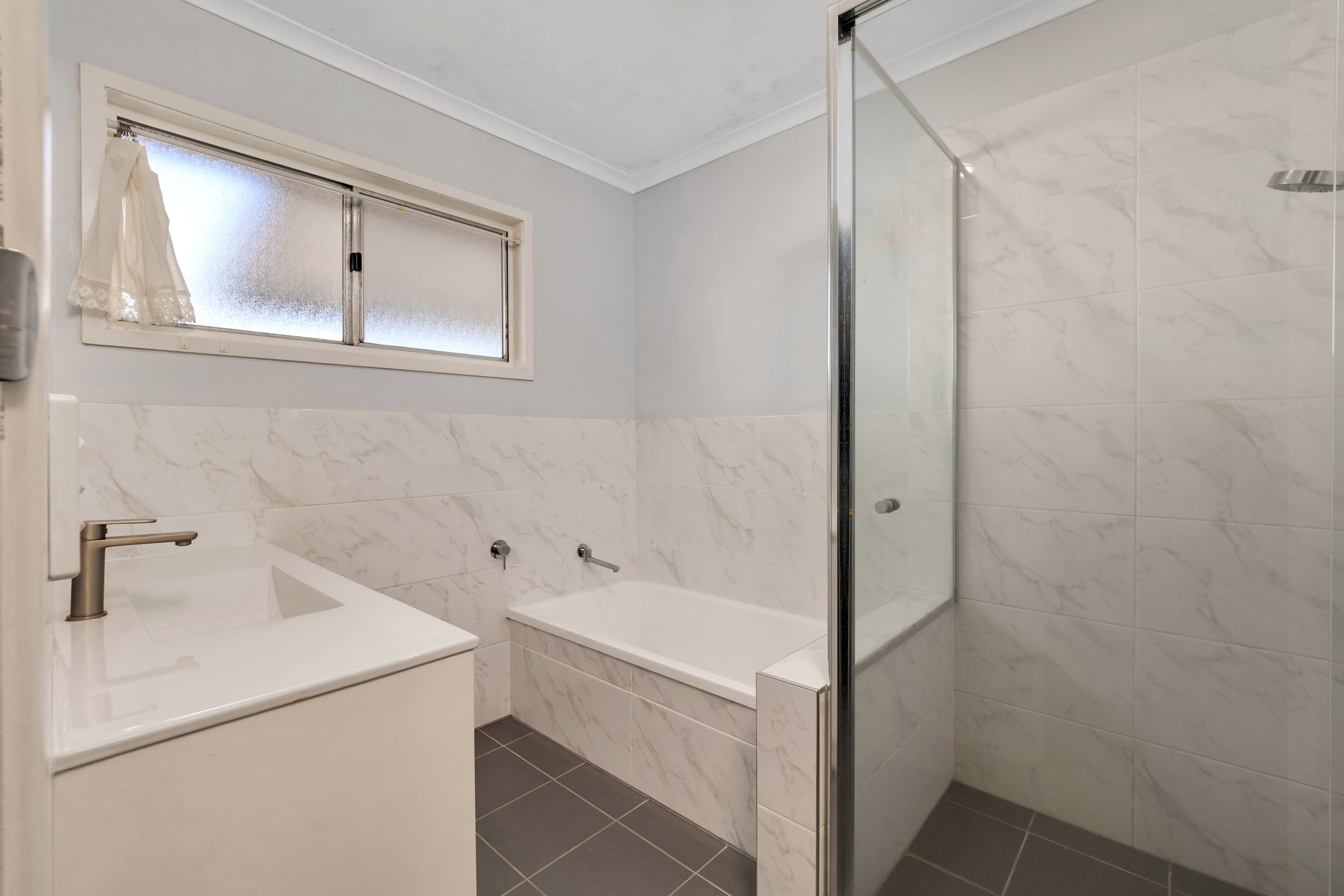 102 Newnham Road, Mount Gravatt East QLD 4122, Mount Gravatt East - Thumbnail 5