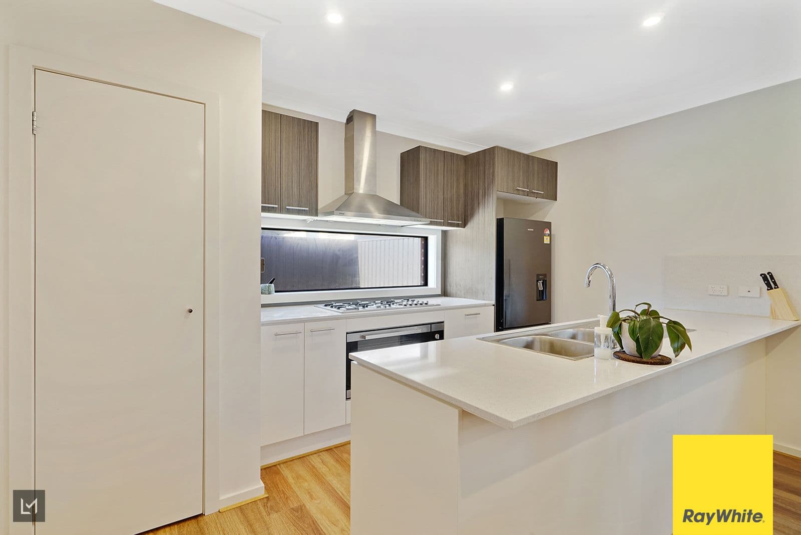 6 Emblem Street, Tarneit VIC 3029, Tarneit - Thumbnail 7