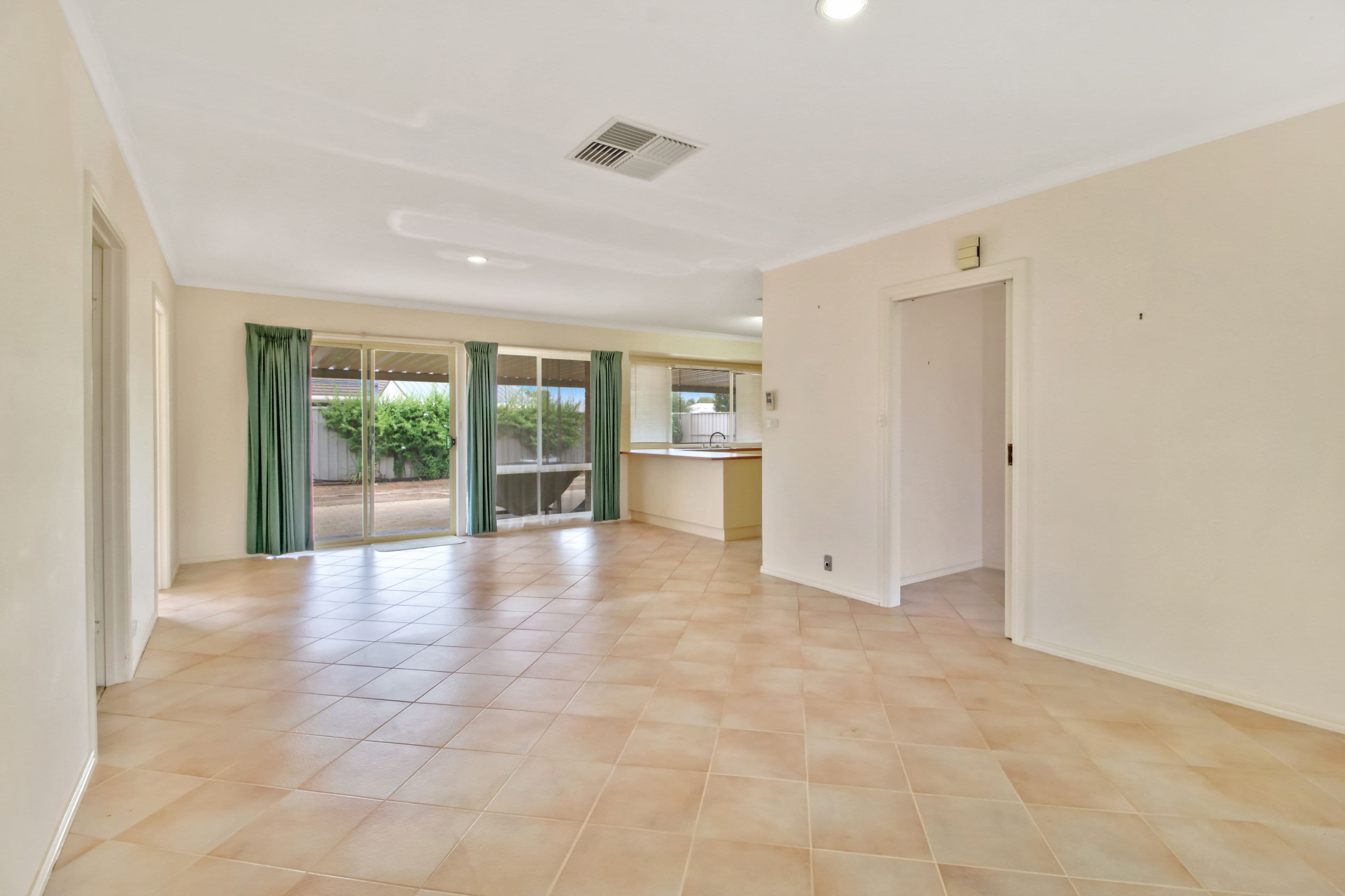 56 Meander Avenue, Renmark SA 5341, Renmark - Thumbnail 8