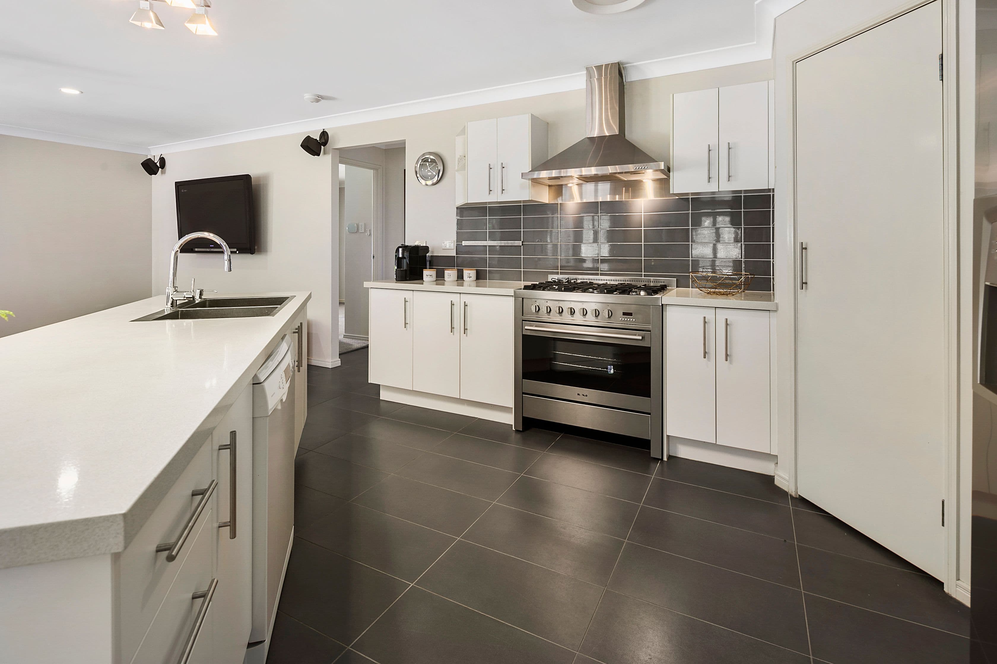 54 Red Gum Crescent, Wakerley QLD 4154, Wakerley - Thumbnail 2