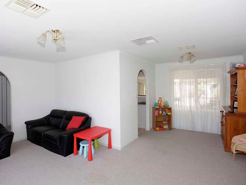 1 Clearwater Crescent, SEAFORD RISE SA 5169, Seaford Rise - Thumbnail 2