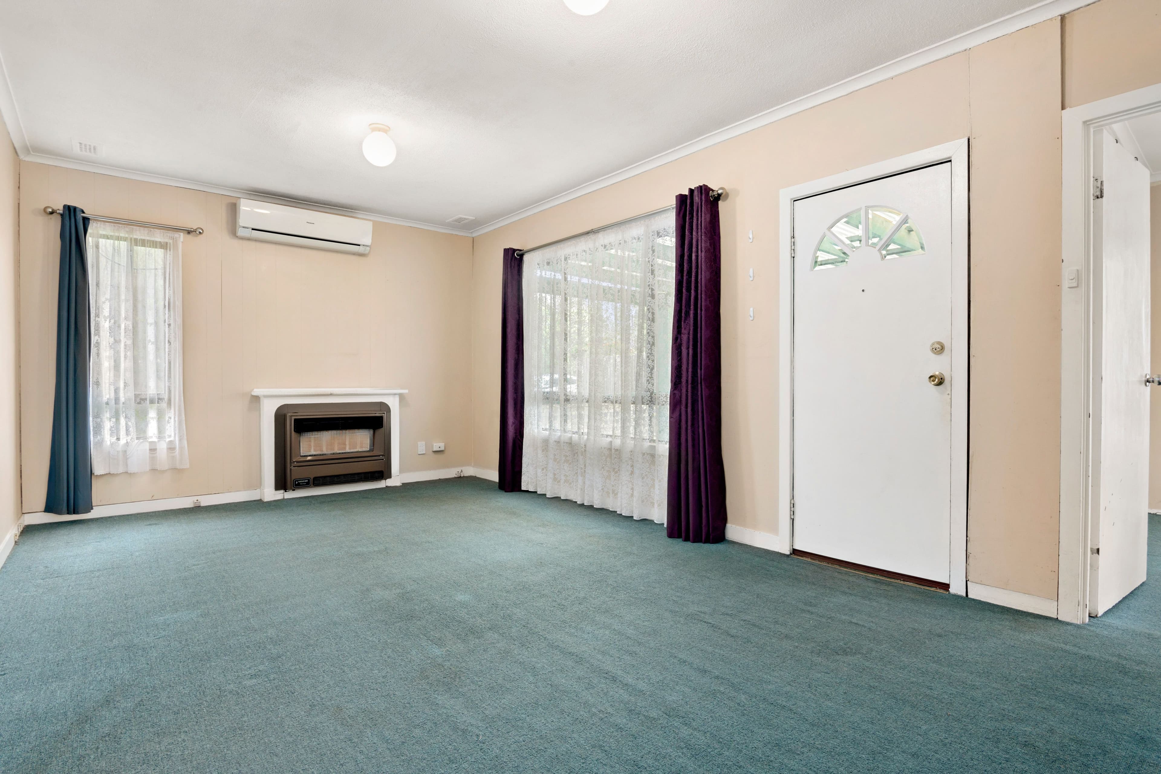 19 Jindabyne Avenue, Chadstone VIC 3148, Chadstone - Thumbnail 2