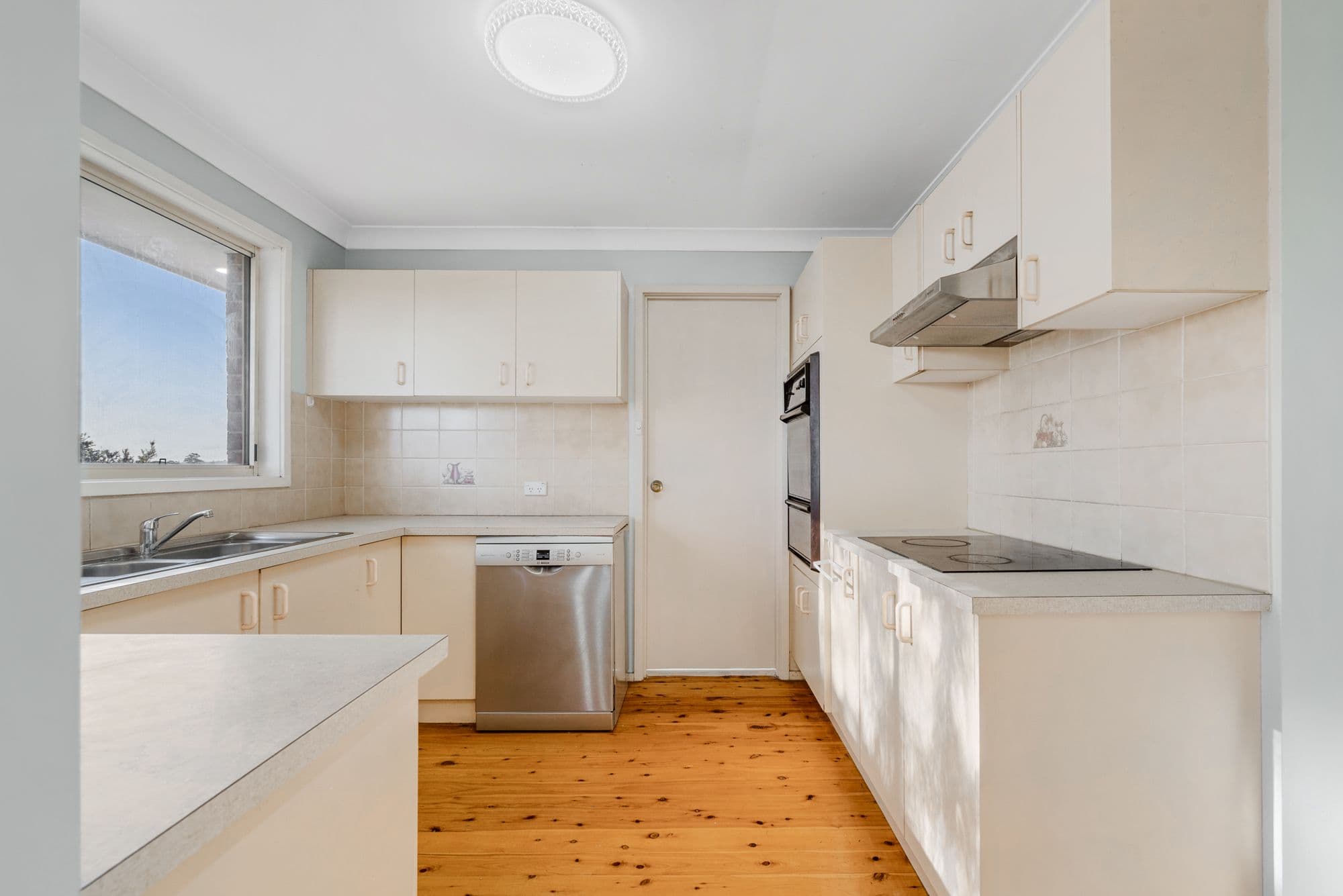 2/7 Clareville Close, Woodbine NSW 2560, Woodbine - Thumbnail 5