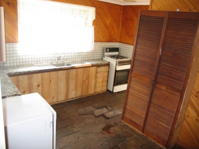 3 Earl Place, MELTON WEST VIC 3337, Melton West - Thumbnail 5