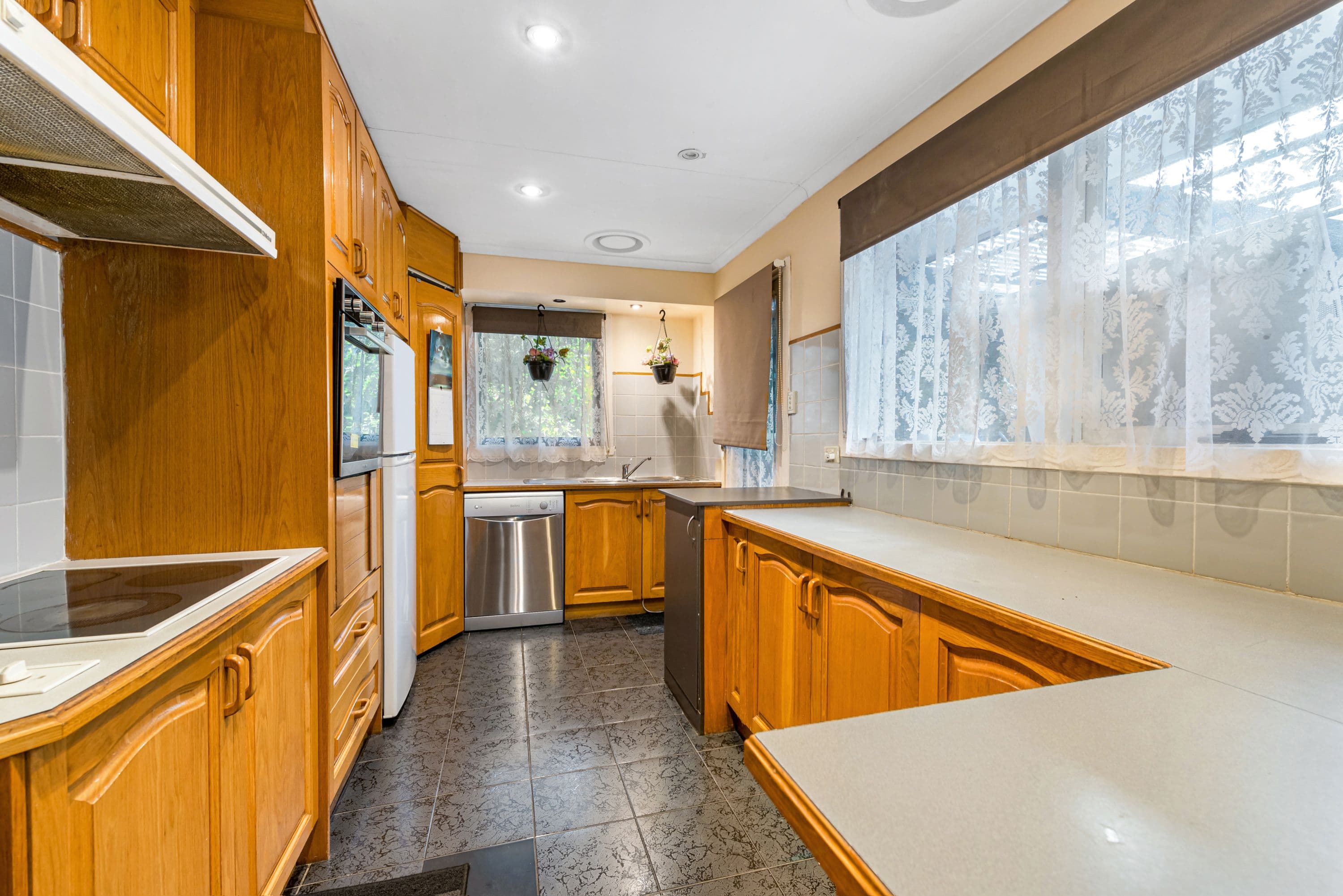 216 Scoresby Road, Boronia VIC 3155, Boronia - Thumbnail 3