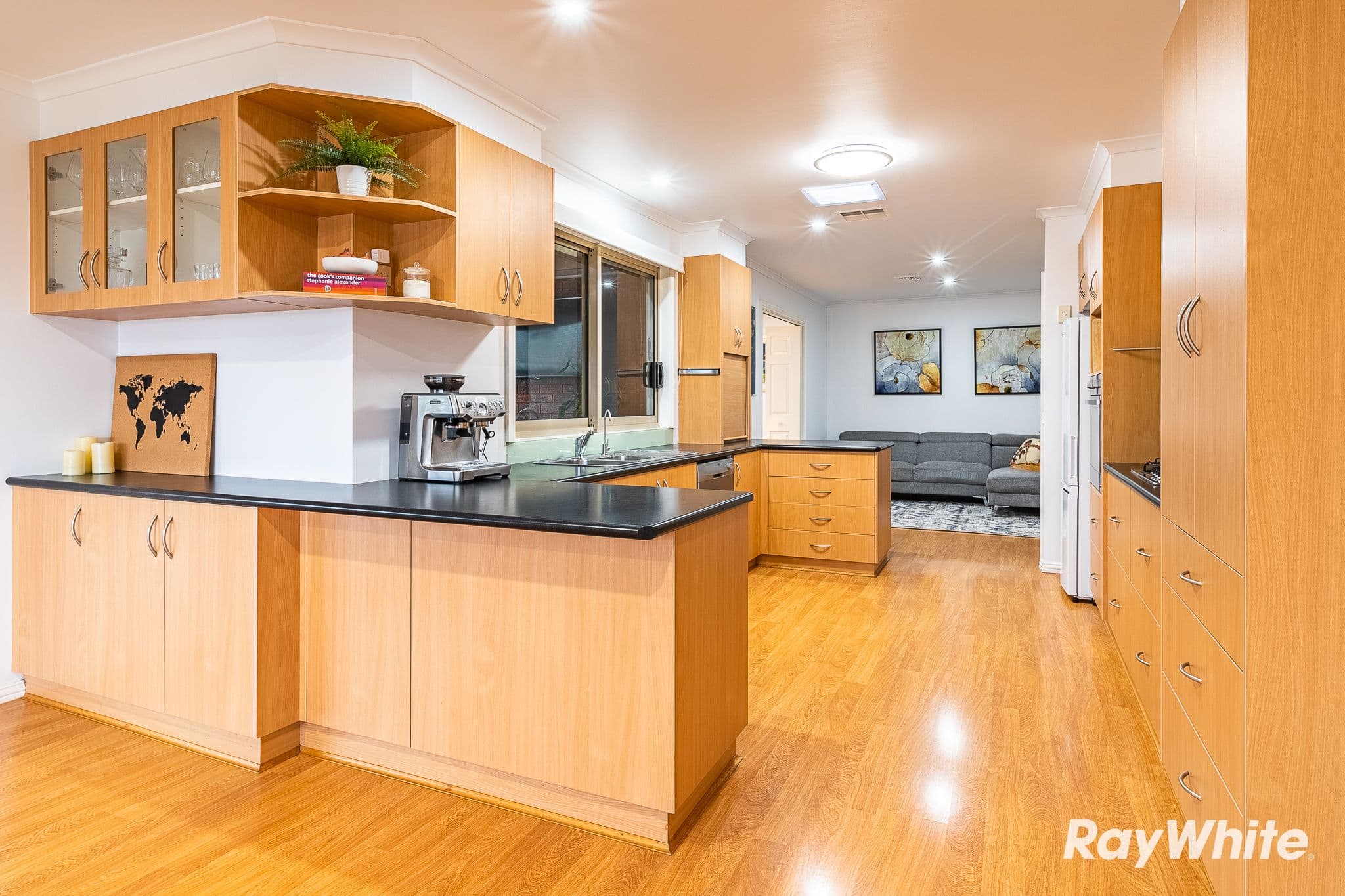 19 Mayfield Parade, Strathdale VIC 3550, Strathdale - Thumbnail 4