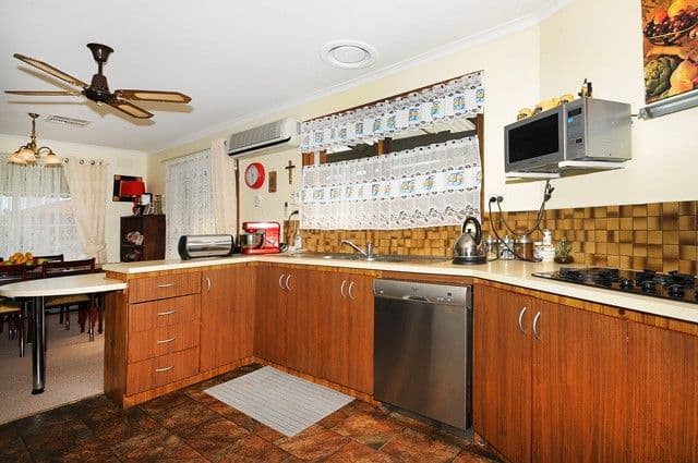 62 Lyrebird Drive, CARRUM DOWNS VIC 3201, Carrum Downs - Thumbnail 3