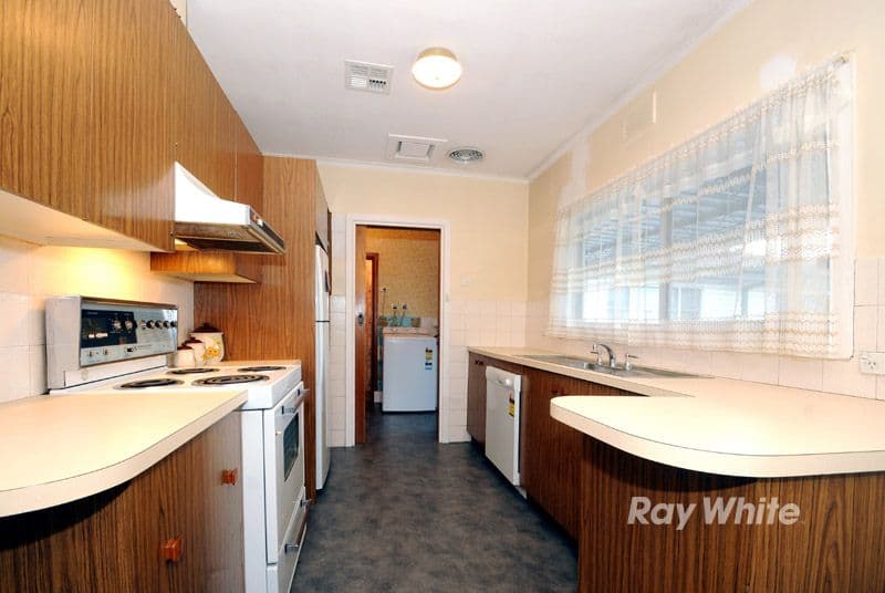 2 Gidgee Court, WANTIRNA SOUTH VIC 3152, Wantirna South - Thumbnail 3