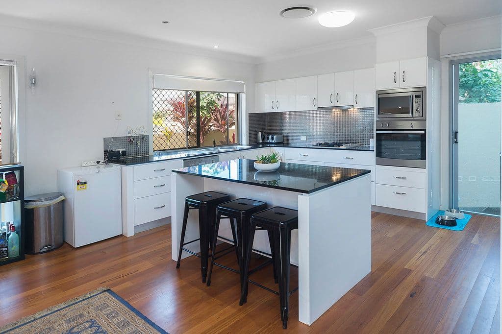 82 Slatyer Avenue, Bundall QLD 4217, Bundall - Thumbnail 4