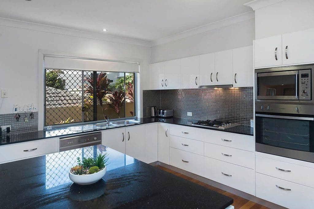 82 Slatyer Avenue, Bundall QLD 4217, Bundall - Thumbnail 5