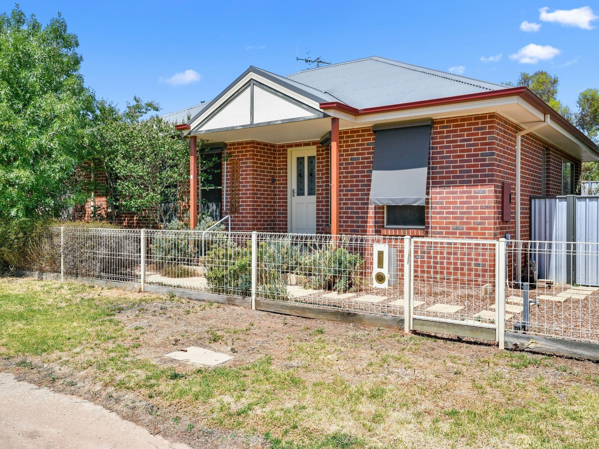 4 Davey Street, Benalla VIC 3672, Benalla - Image 1