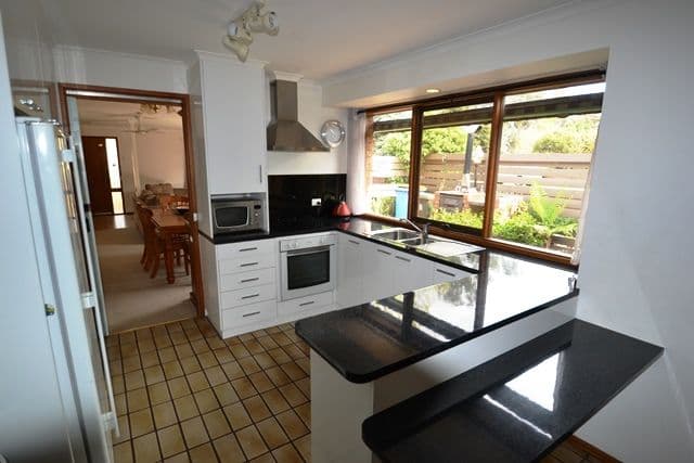 15 Shelton Street, AVENEL VIC 3664, Avenel - Thumbnail 2