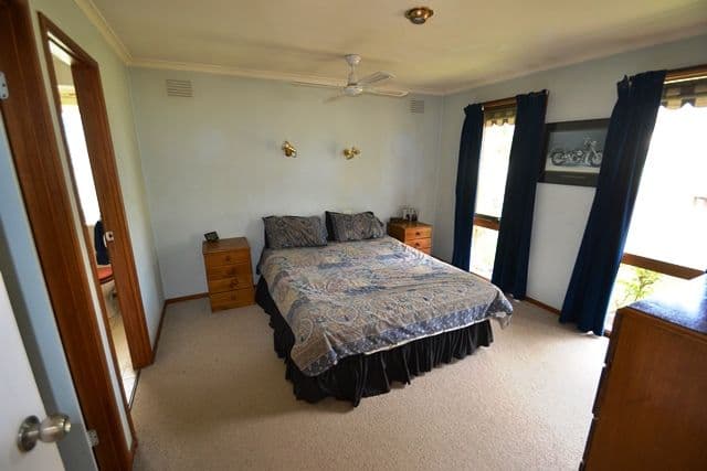 15 Shelton Street, AVENEL VIC 3664, Avenel - Thumbnail 6