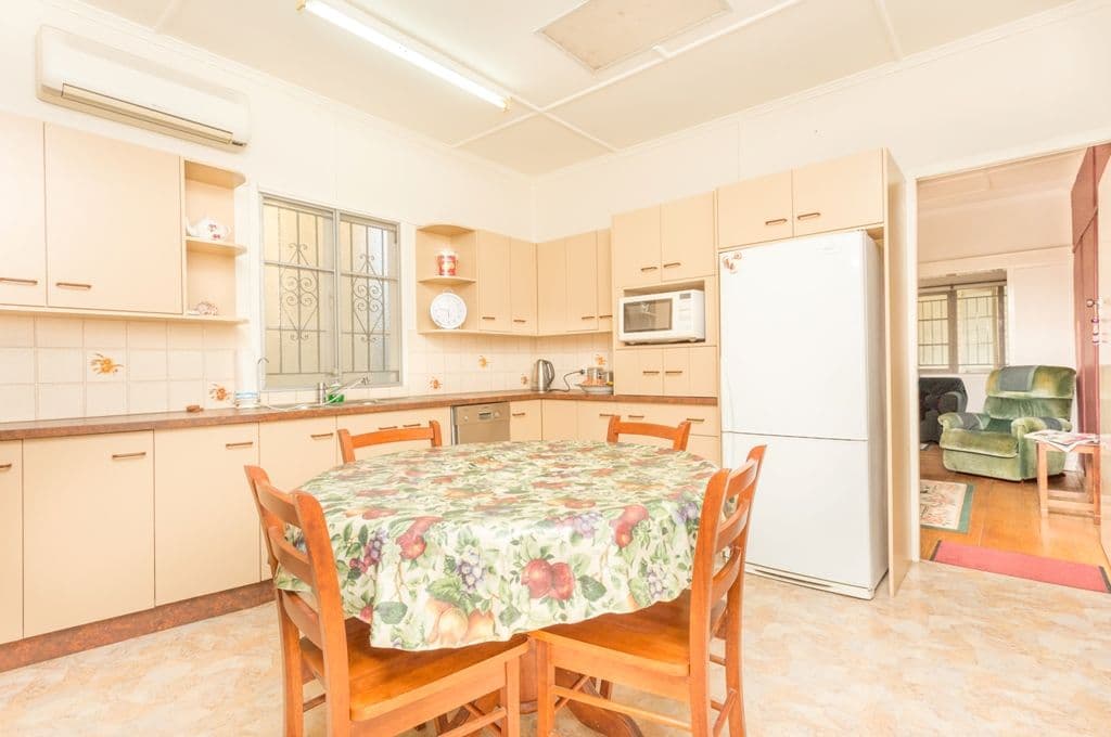 61 Ninth Avenue, KEDRON QLD 4031, Kedron - Thumbnail 3