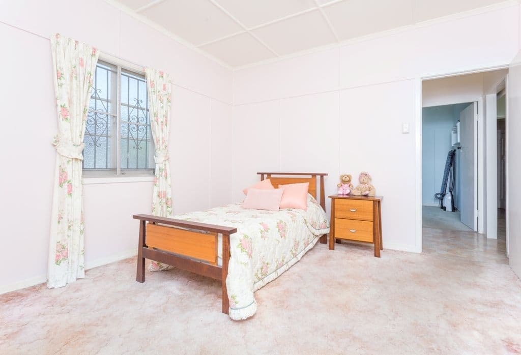 61 Ninth Avenue, KEDRON QLD 4031, Kedron - Thumbnail 5