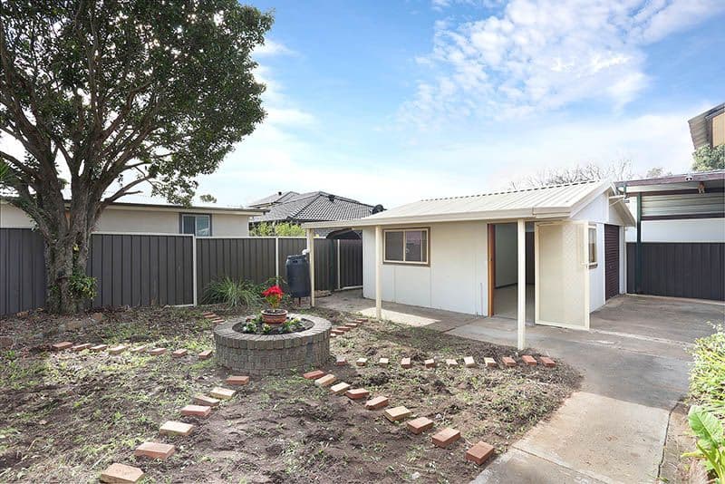 33 Caroline Street, Guildford - Image 1