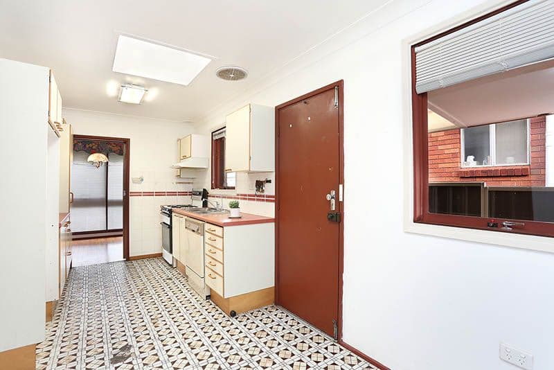 33 Caroline Street, Guildford - Thumbnail 4