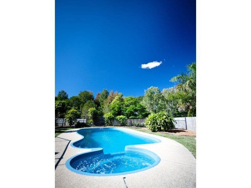 5 Solway Avenue, CANNONVALE QLD 4802, Cannonvale - Thumbnail 2