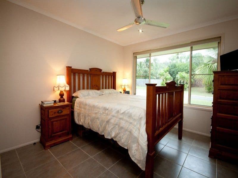5 Solway Avenue, CANNONVALE QLD 4802, Cannonvale - Thumbnail 4