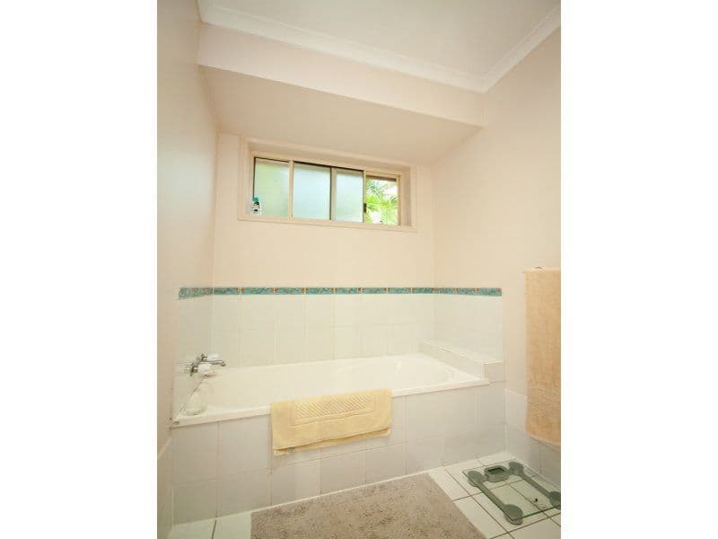 5 Solway Avenue, CANNONVALE QLD 4802, Cannonvale - Thumbnail 7
