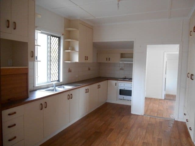 25 West Street, NEWTOWN QLD 4350, Newtown - Thumbnail 2
