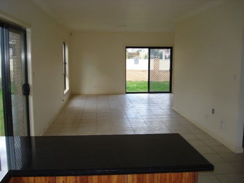 10 Joshua Moore Drive, HORNINGSEA PARK NSW 2171, Horningsea Park - Thumbnail 8