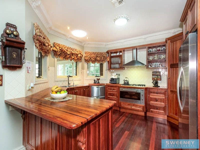35 Palmerston Crescent, Taylors Lakes - Thumbnail 6