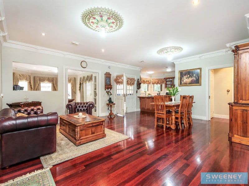 35 Palmerston Crescent, Taylors Lakes - Thumbnail 7