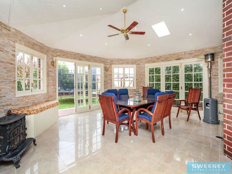35 Palmerston Crescent, Taylors Lakes - Thumbnail 8