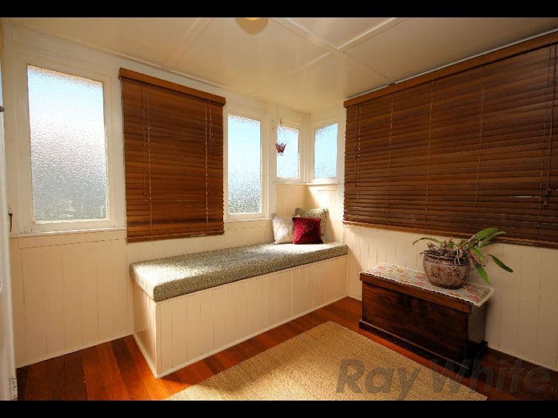 9 Wilson Street, Newtown QLD 4305, Newtown - Thumbnail 3