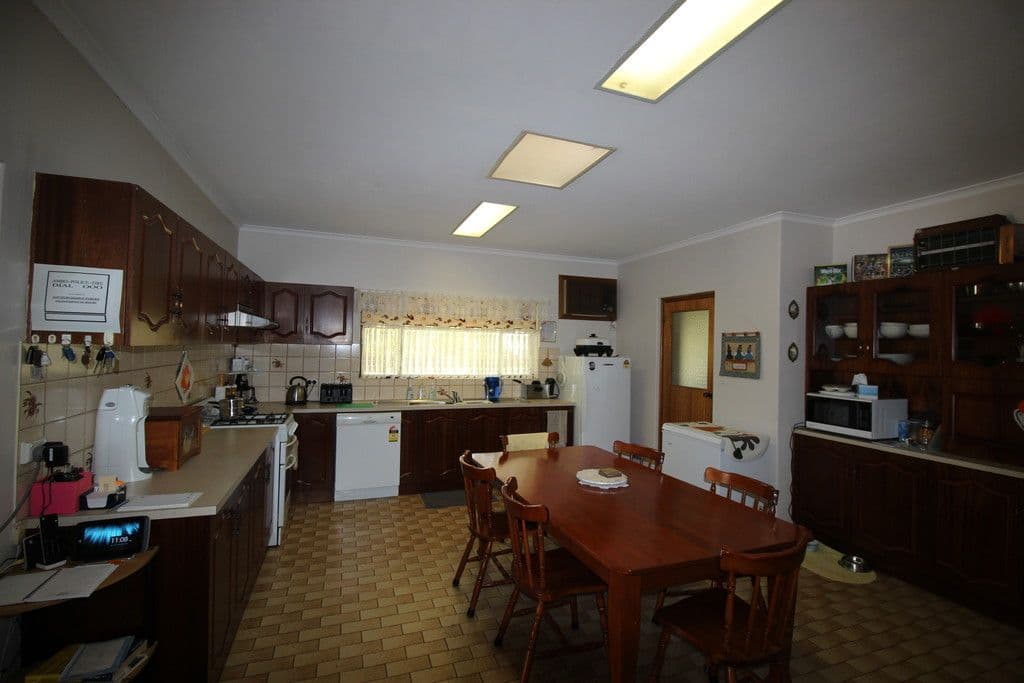 12397 Sturt Highway, Waikerie SA 5330, Waikerie - Thumbnail 4