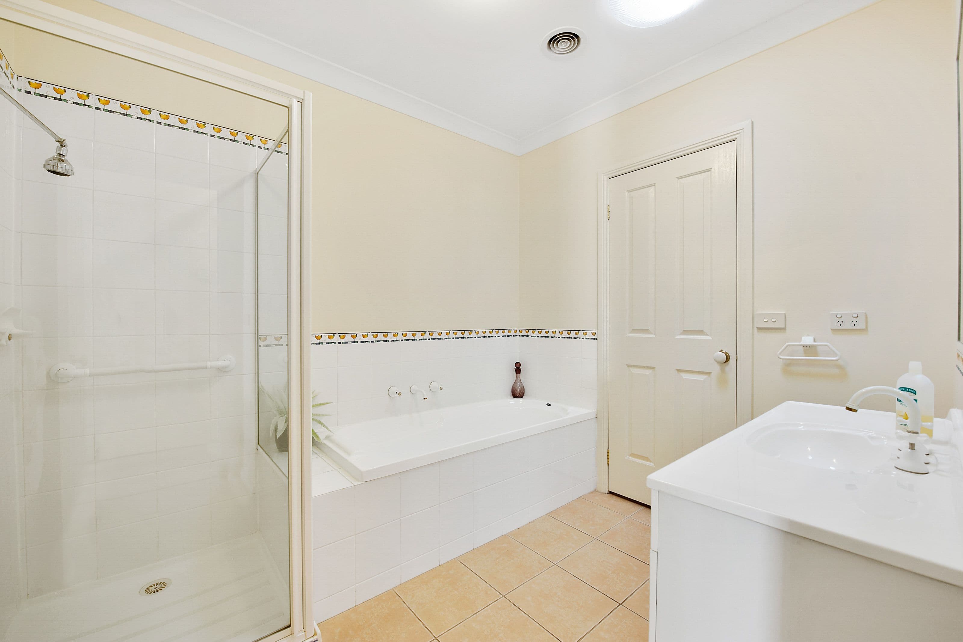 11 ERVIN Road, Kilsyth VIC 3137, Kilsyth - Thumbnail 8