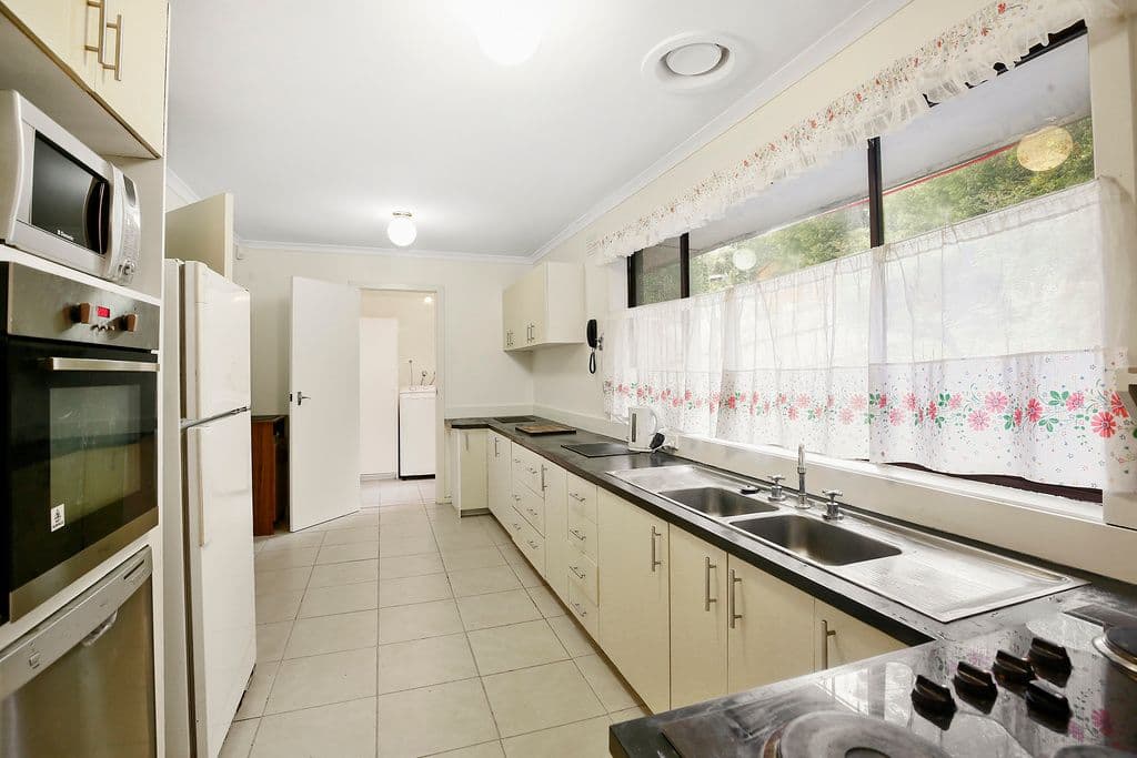 154 Quinn Crescent, Mount Evelyn VIC 3796, Mount Evelyn - Thumbnail 2