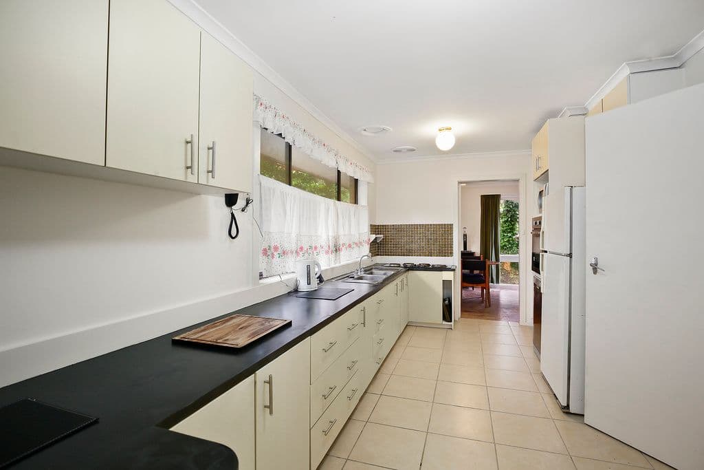 154 Quinn Crescent, Mount Evelyn VIC 3796, Mount Evelyn - Thumbnail 3