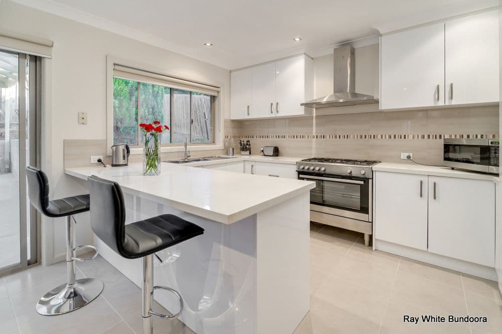 18 Busst Drive, WATSONIA NORTH VIC 3087, Watsonia North - Thumbnail 2