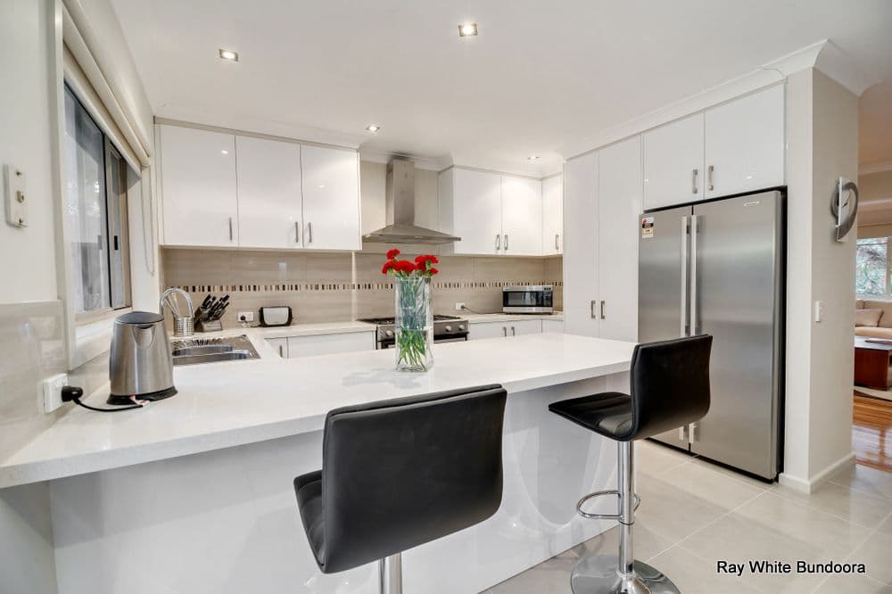 18 Busst Drive, WATSONIA NORTH VIC 3087, Watsonia North - Thumbnail 3