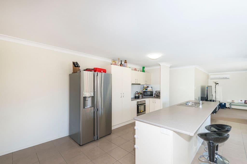 18 Newhaven Street, MARSDEN QLD 4132, Marsden - Thumbnail 2