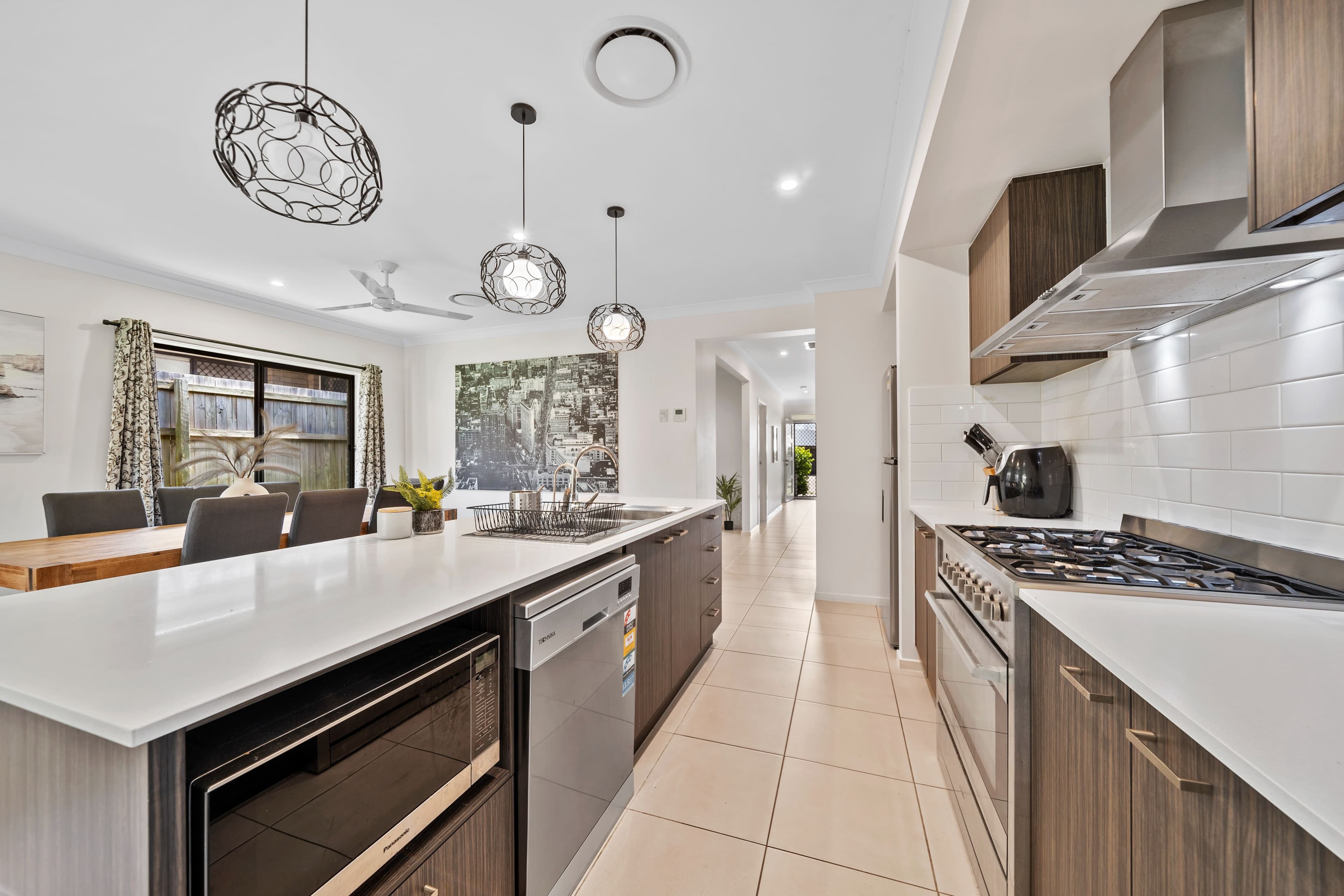 16 Samford Drive, Holmview QLD 4207, Holmview - Thumbnail 2