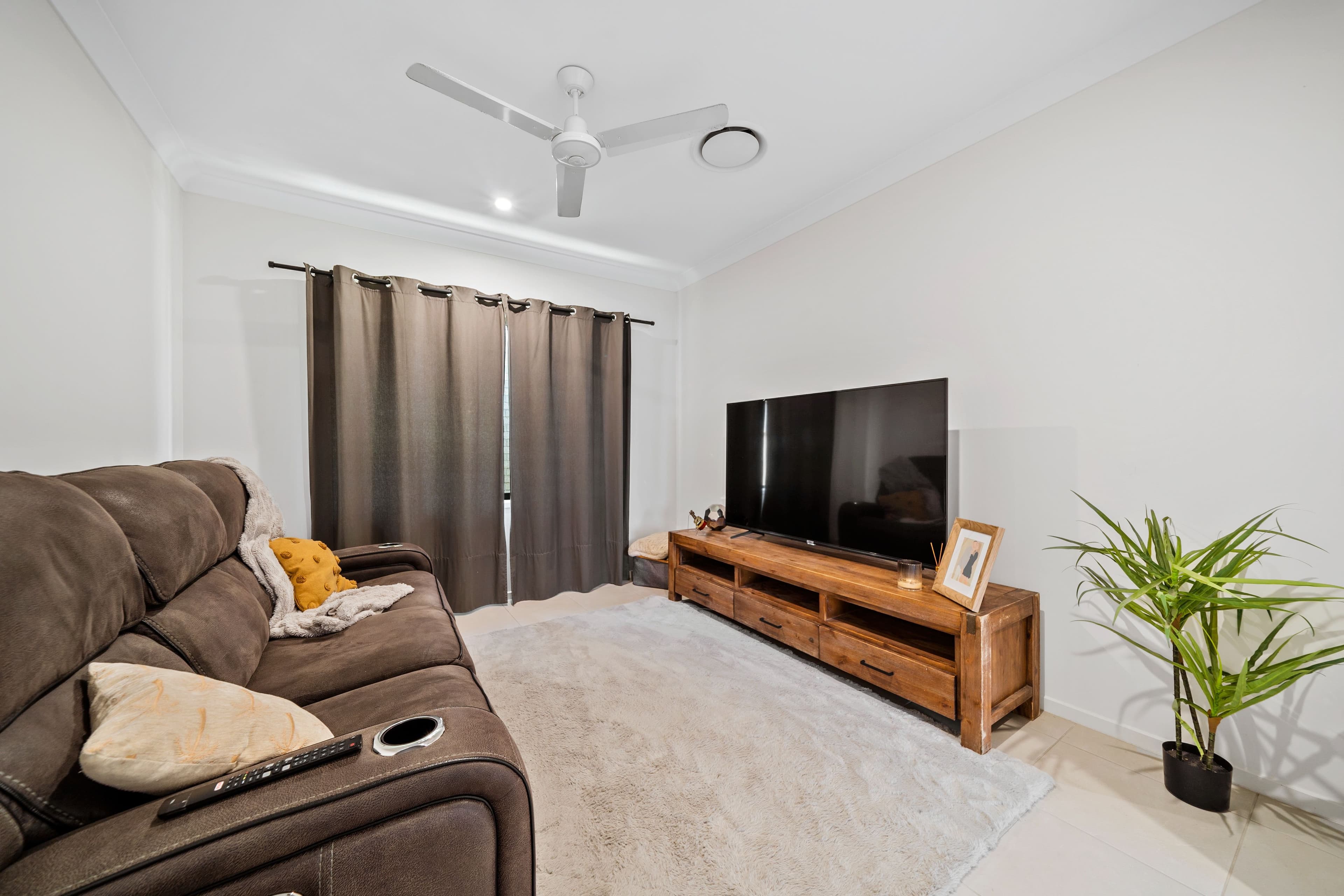 16 Samford Drive, Holmview QLD 4207, Holmview - Thumbnail 6
